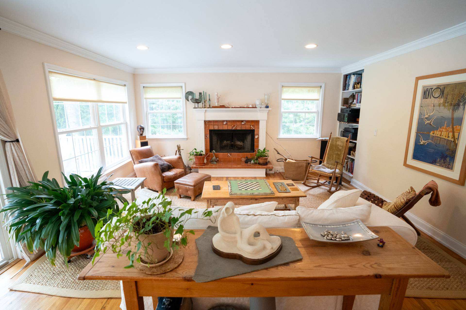 24 CLAMSHELL AVE