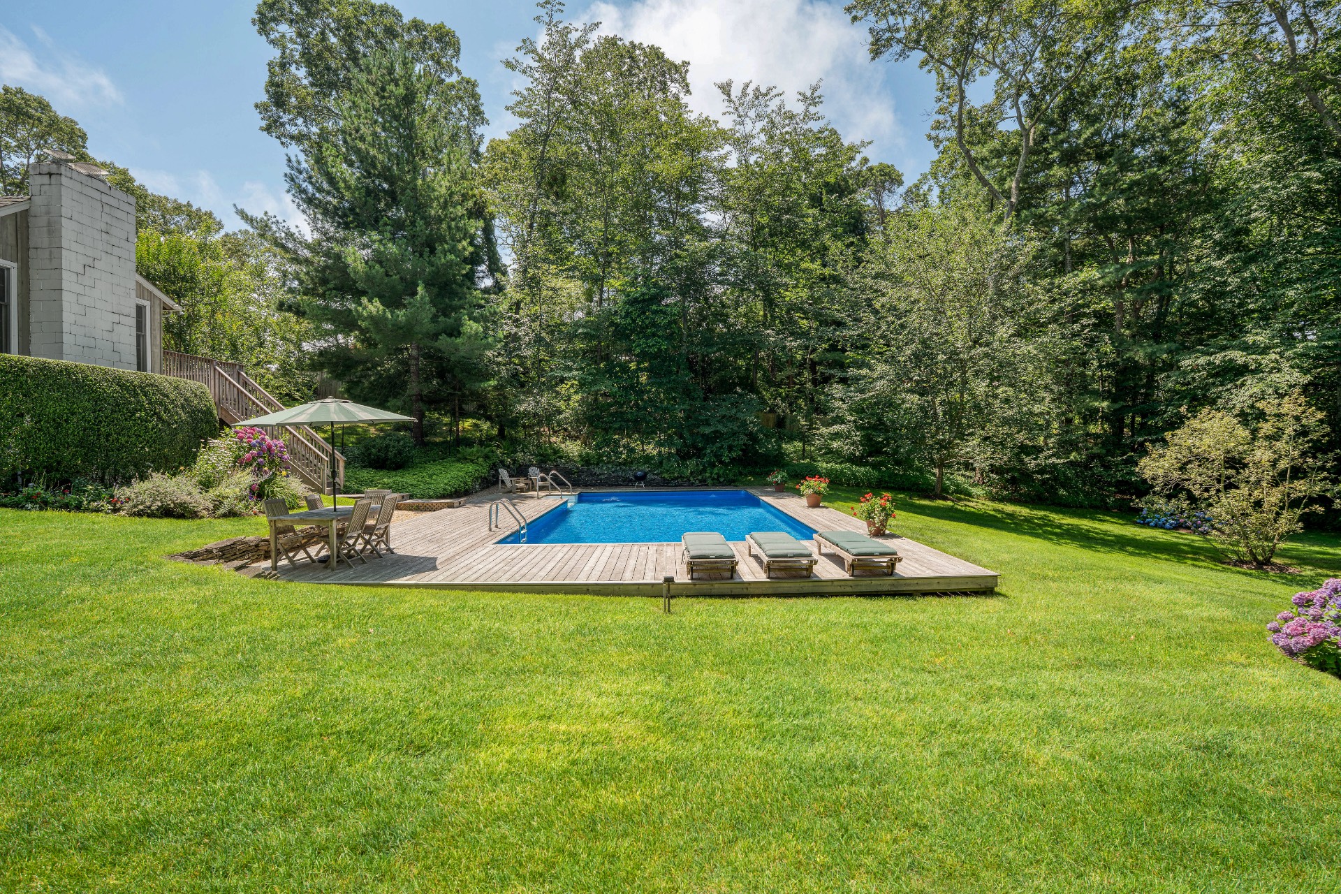 15 Greenway Drive