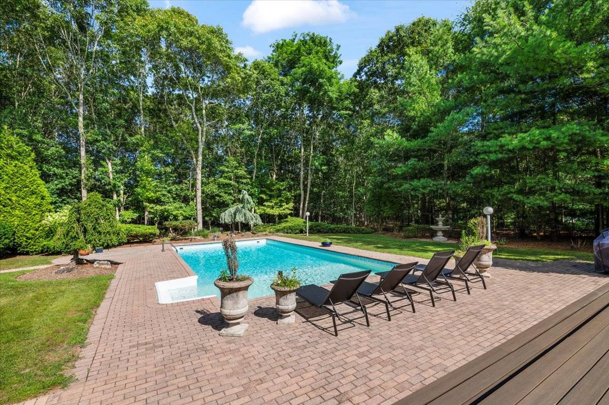 6 Bennett Drive