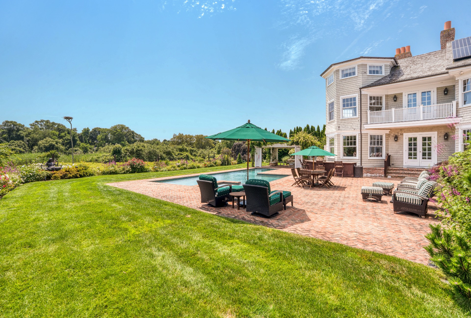 904 Cobb Road W