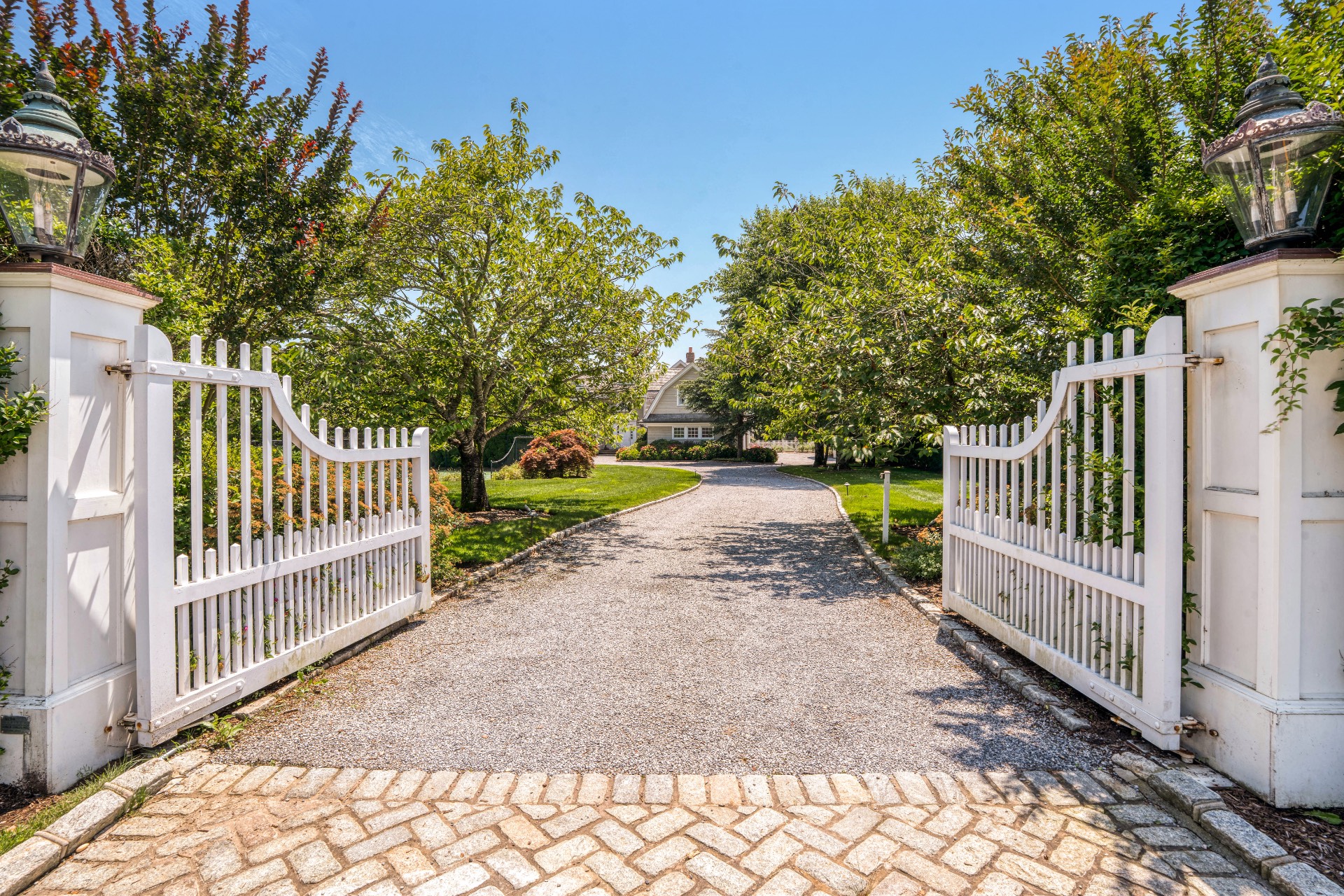 904 Cobb Road W