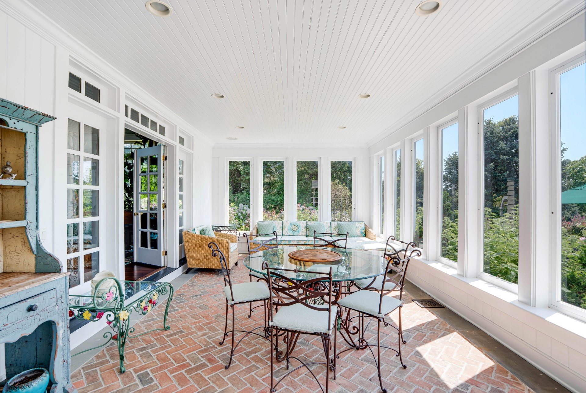 904 Cobb Road W