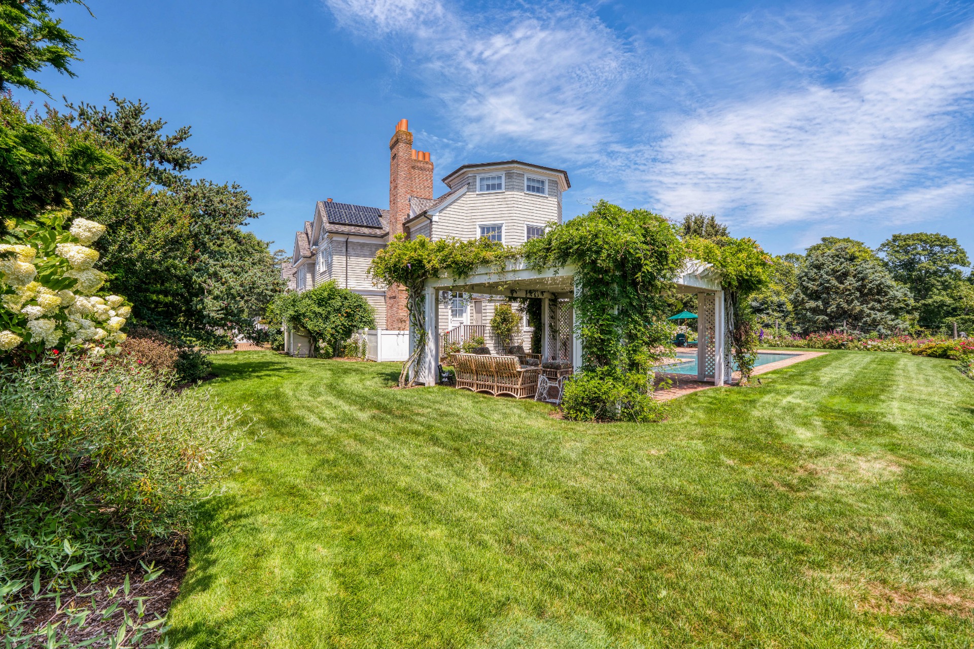 904 Cobb Road W