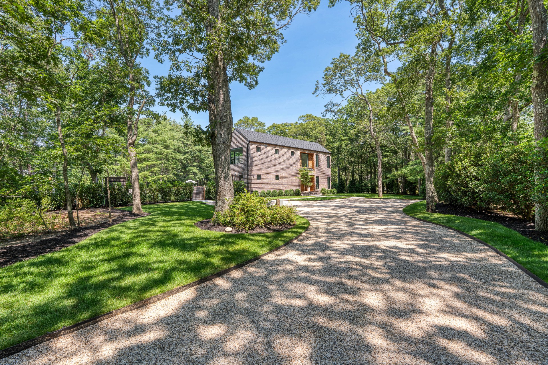 20 Midhampton Avenue