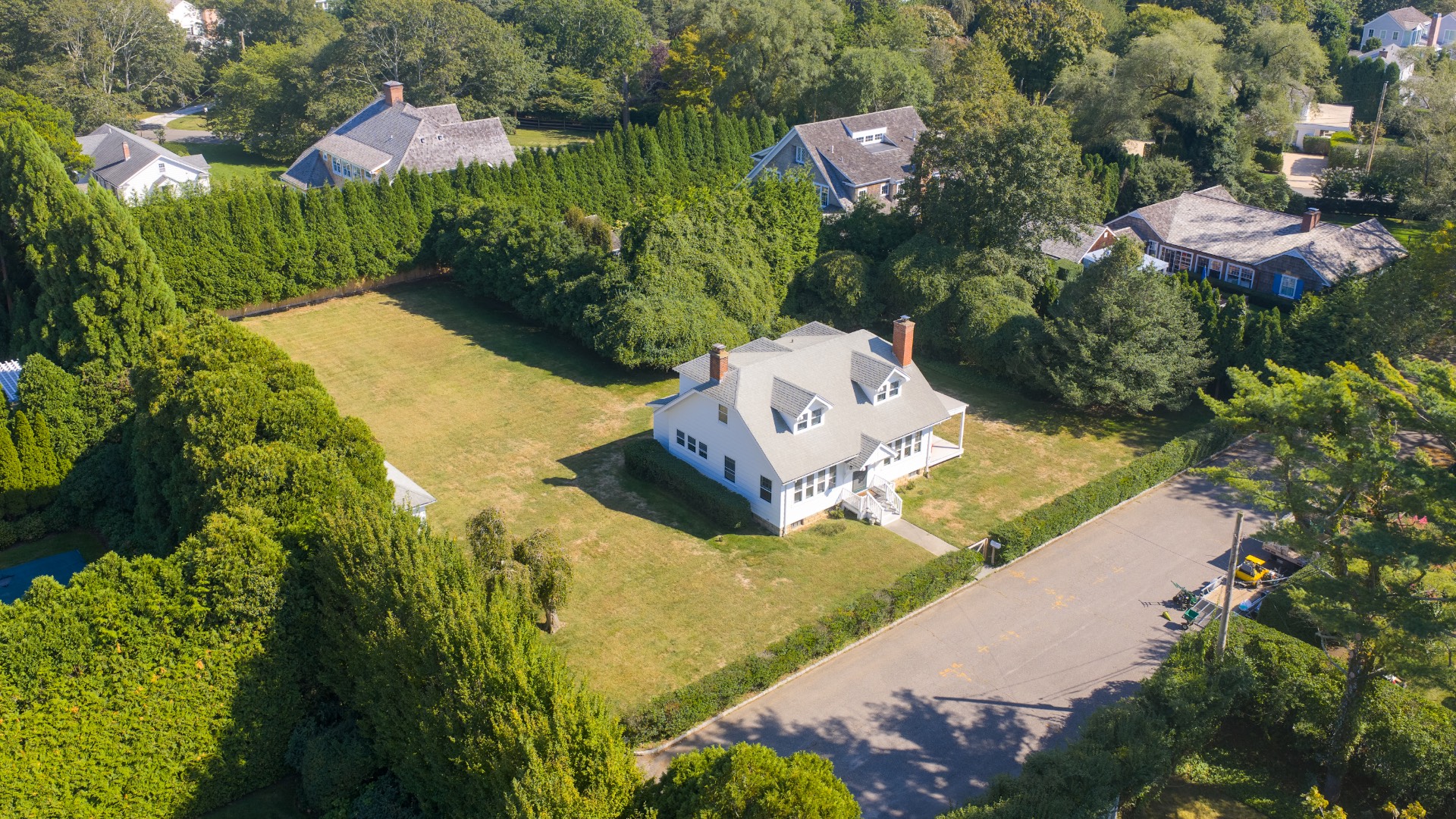32 Toylsome Place