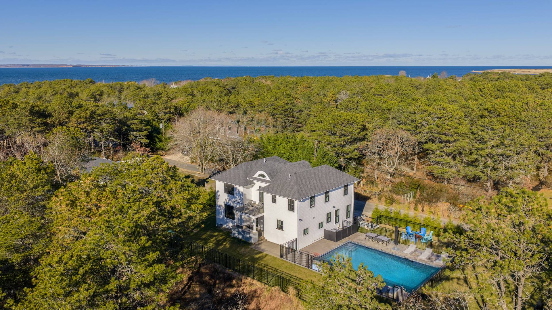 55 Bay View Ave
