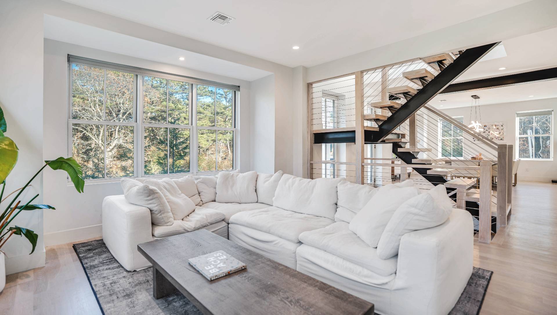 55 Bay View Ave