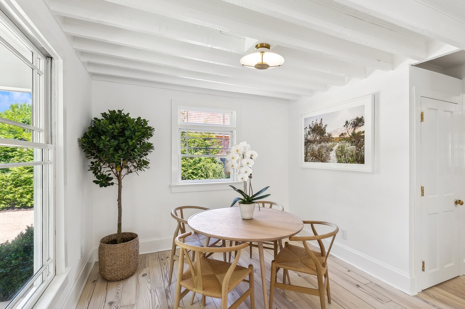 6 Cozzens Lane