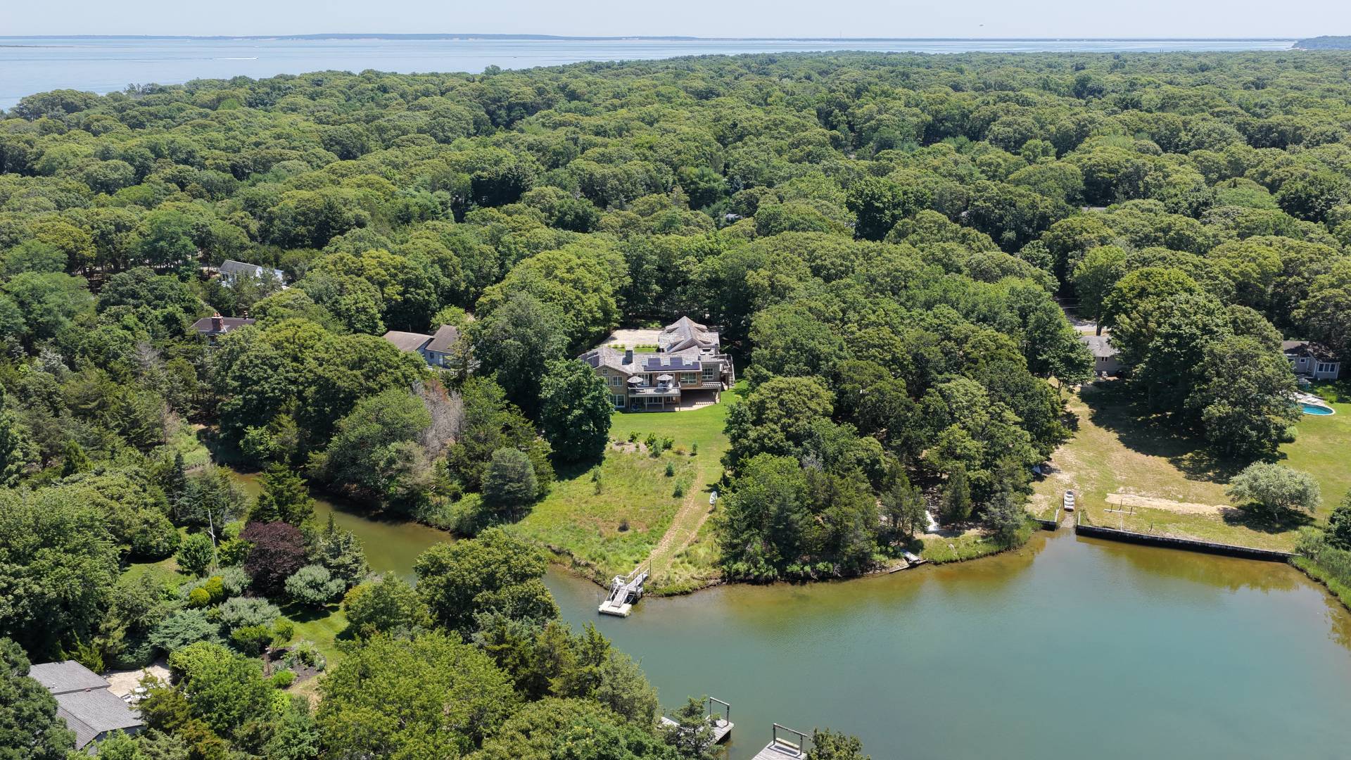 206 Waterhole Rd