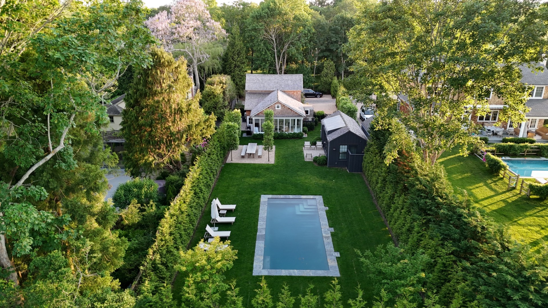 6 Cozzens Lane