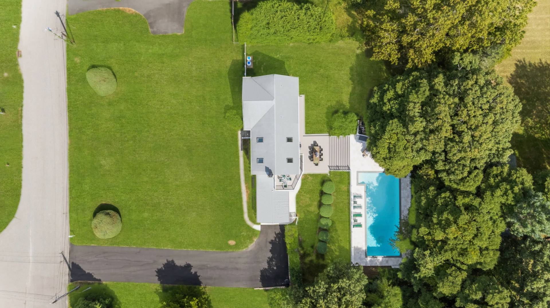 20 UNDERHILL DR