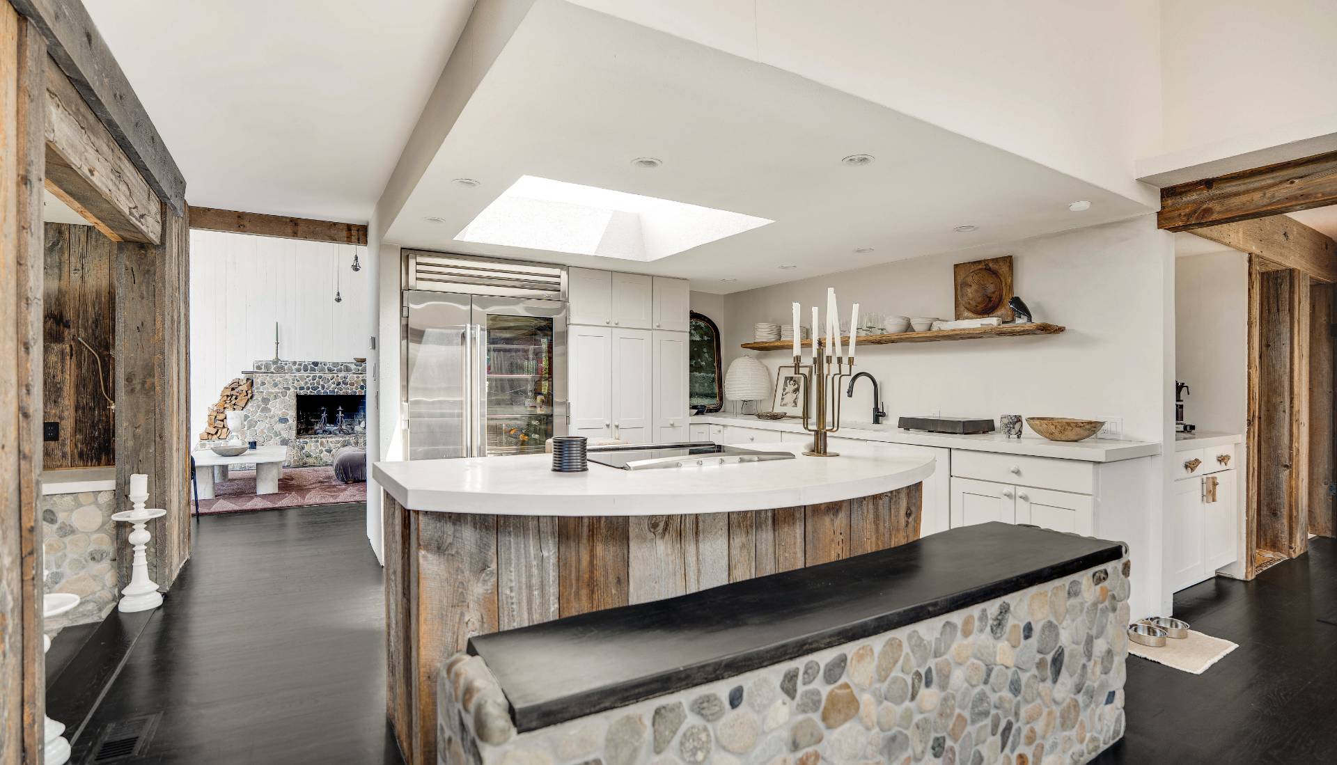 53 KETTLE HOLE RD