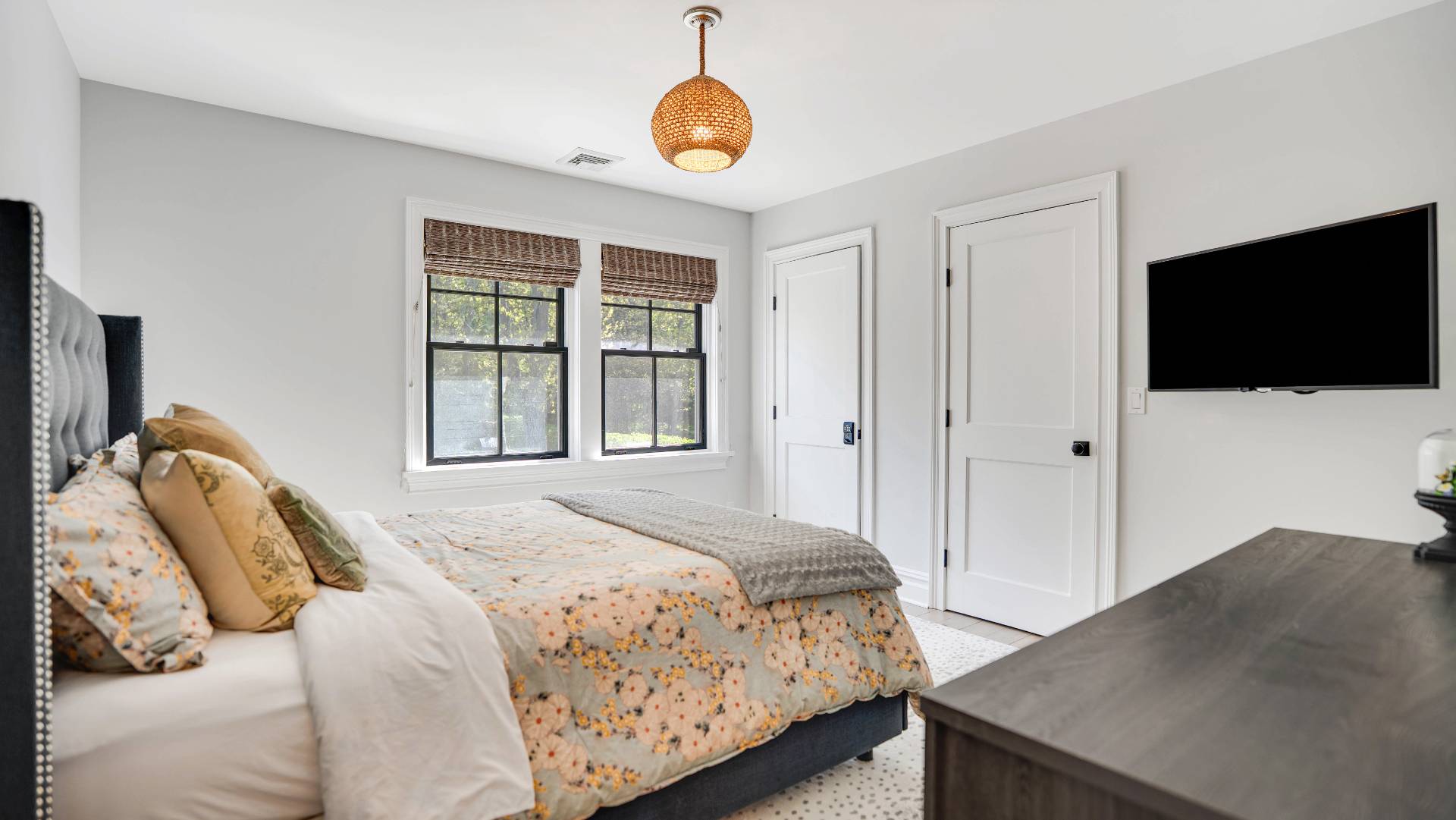 5 Montauk Ave Ext