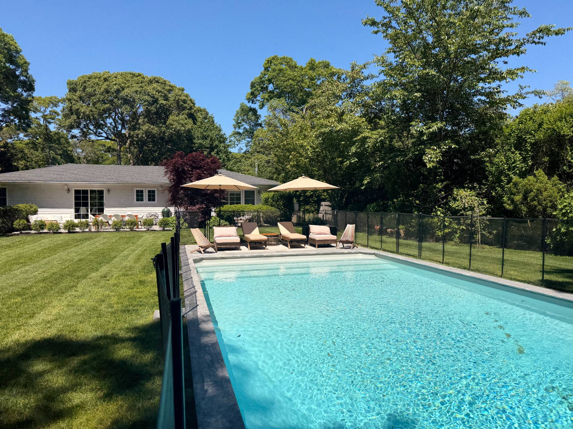 22 SANDRA RD