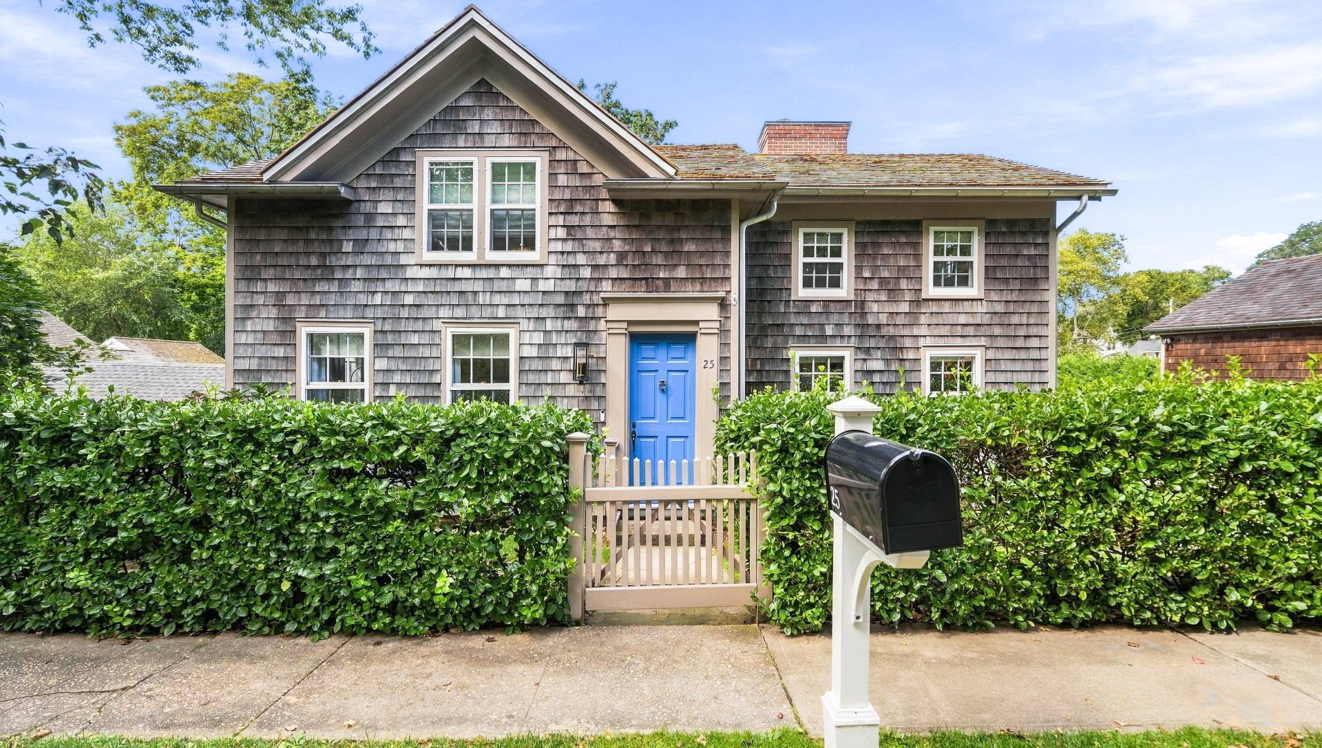 25 HENRY ST