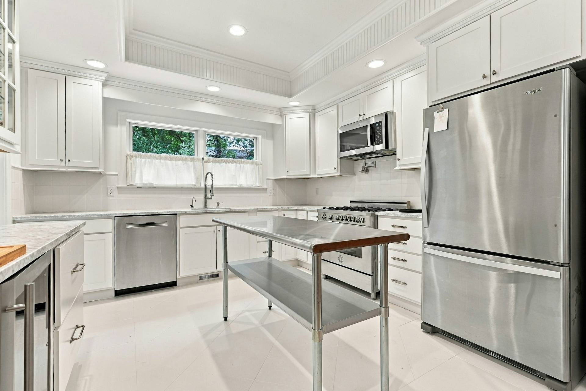 8 Lincoln Ave