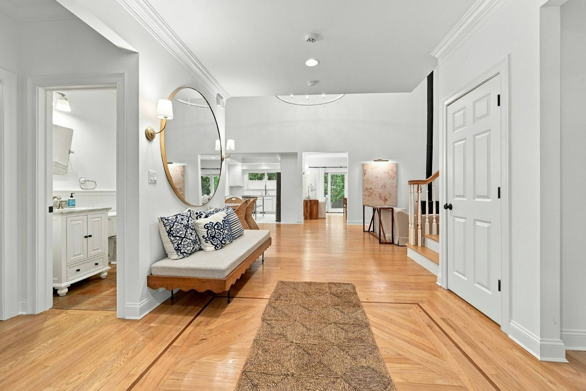 8 Lincoln Ave
