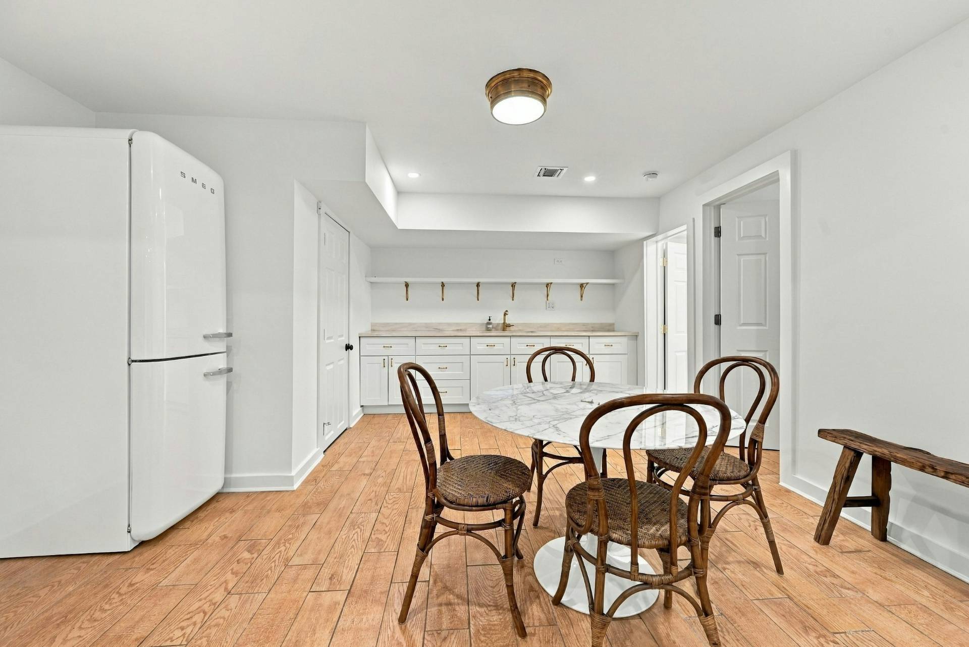 8 Lincoln Ave