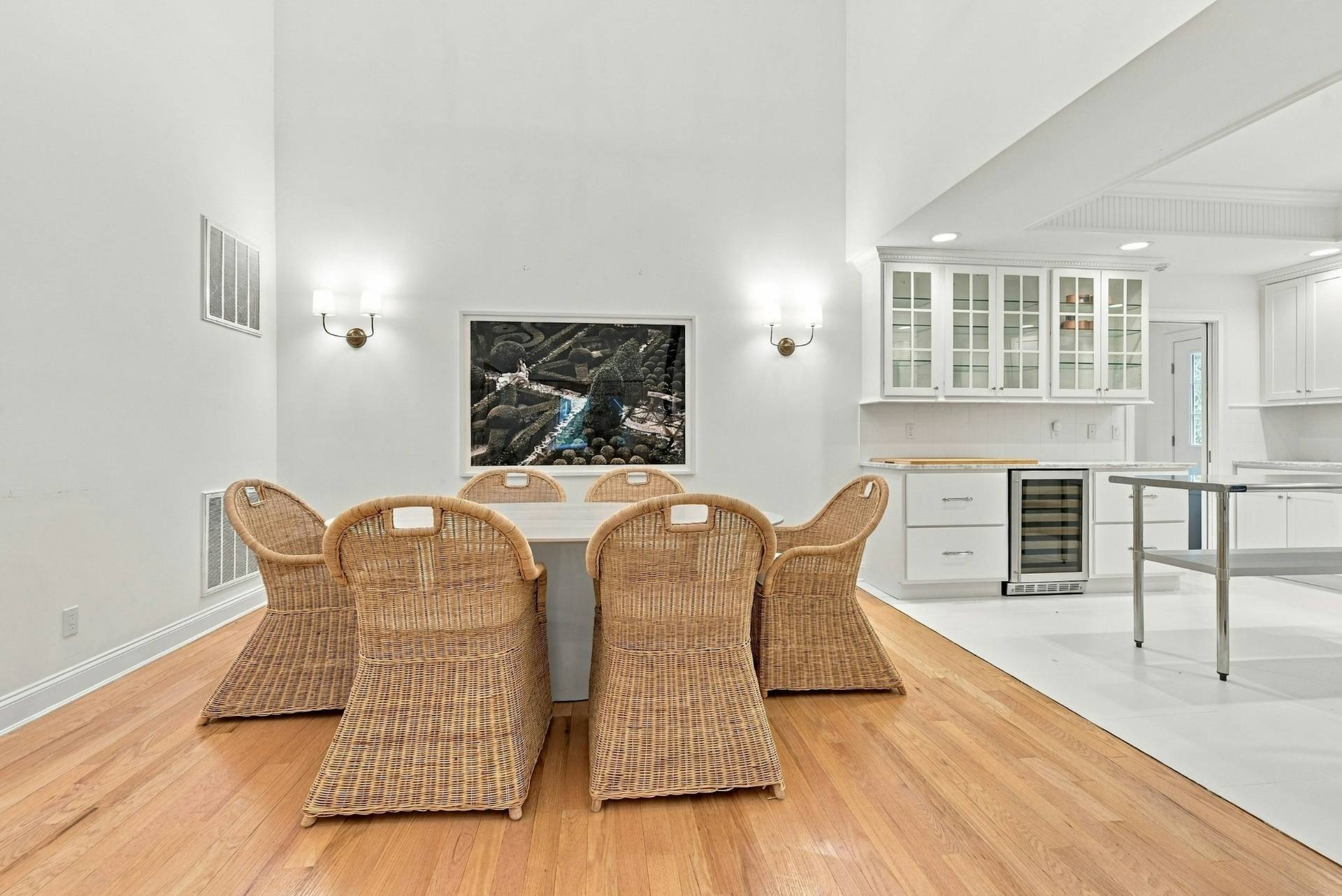 8 Lincoln Ave