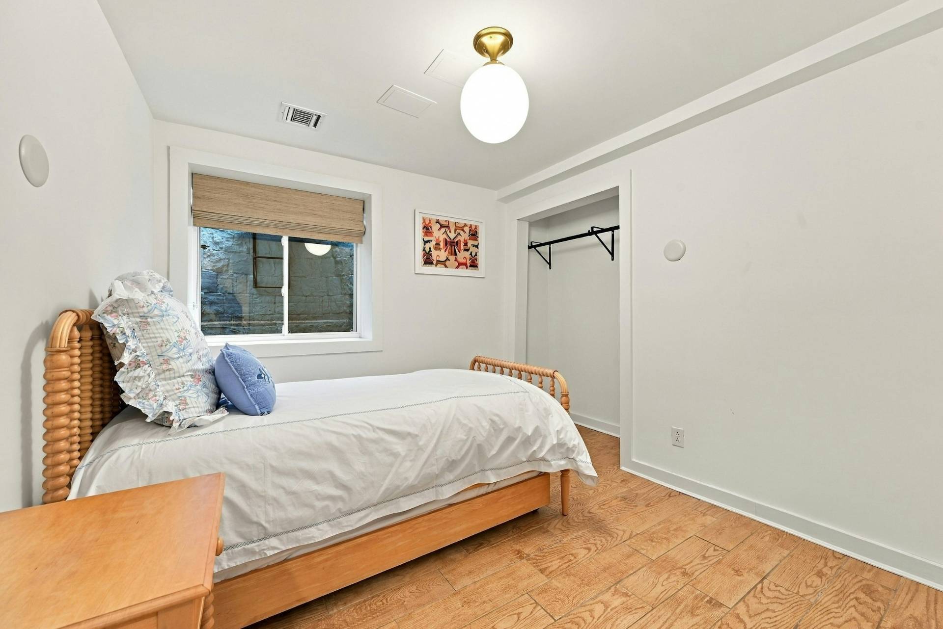 8 Lincoln Ave
