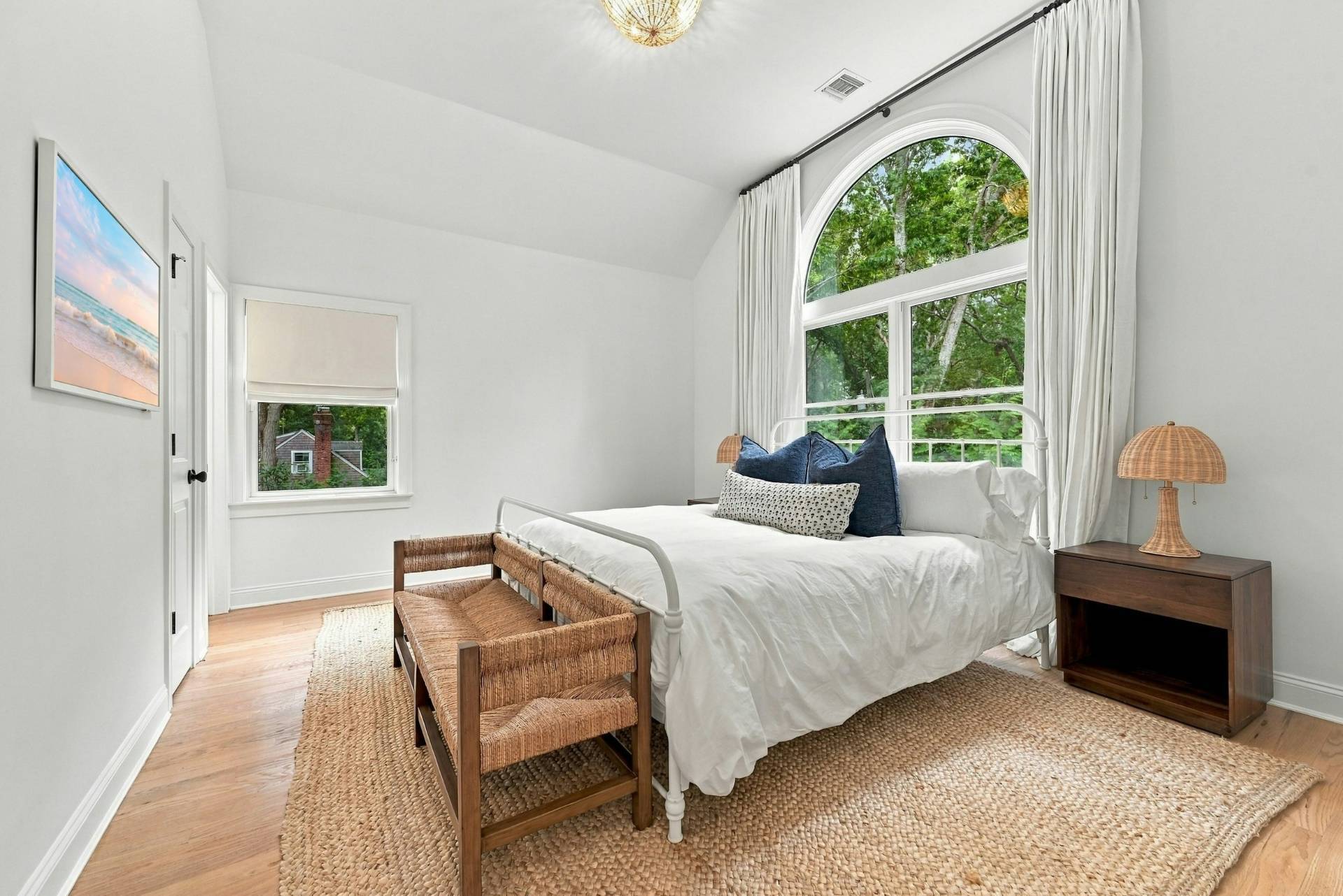 8 Lincoln Ave