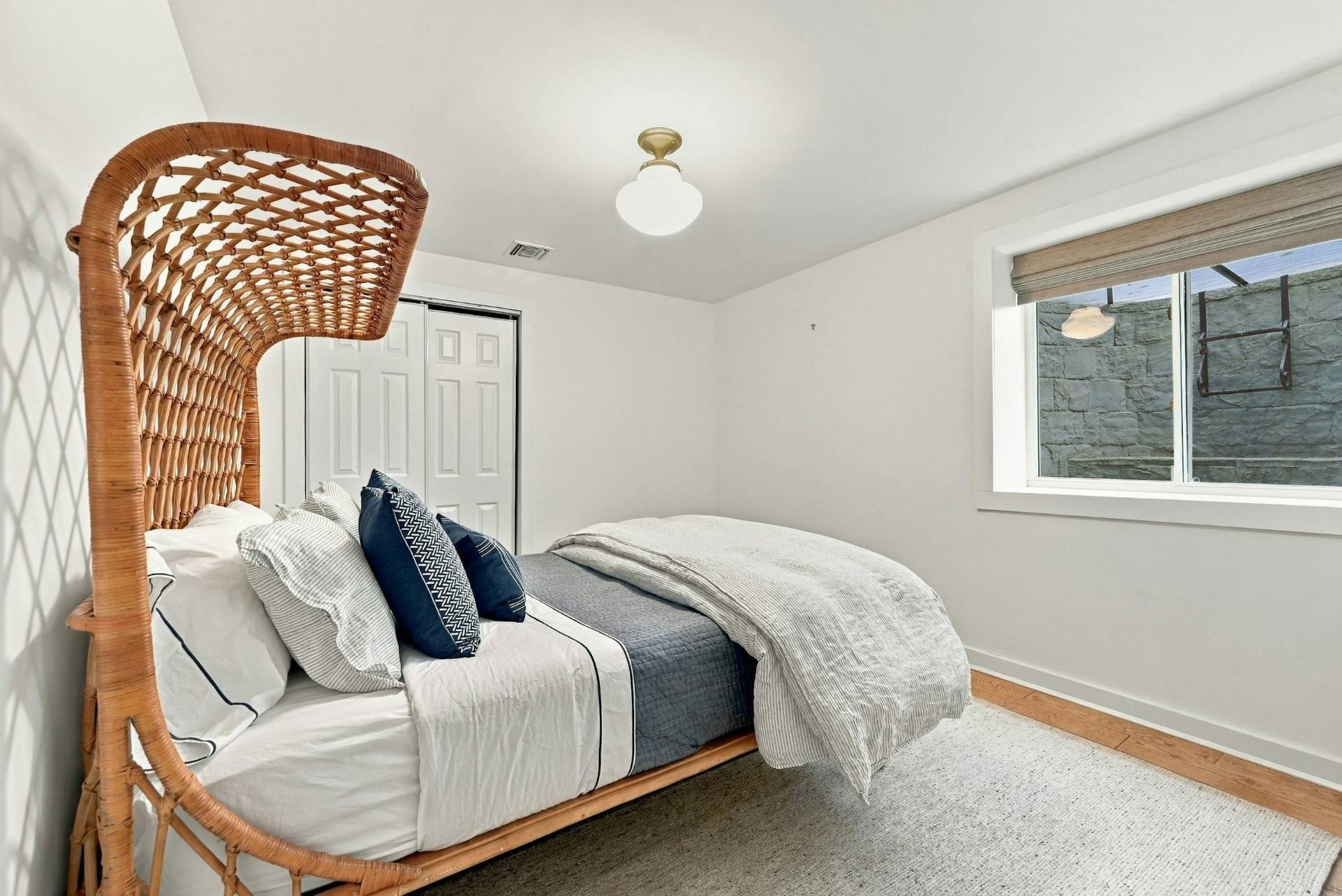 8 Lincoln Ave