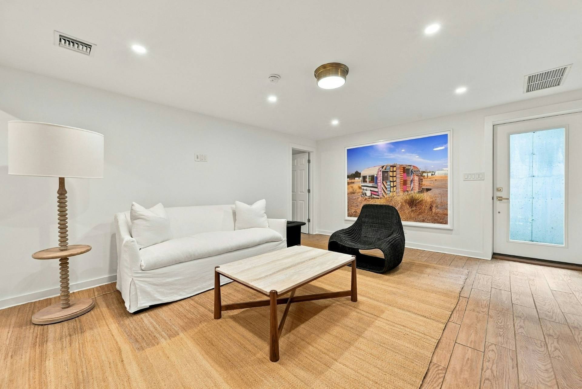 8 Lincoln Ave