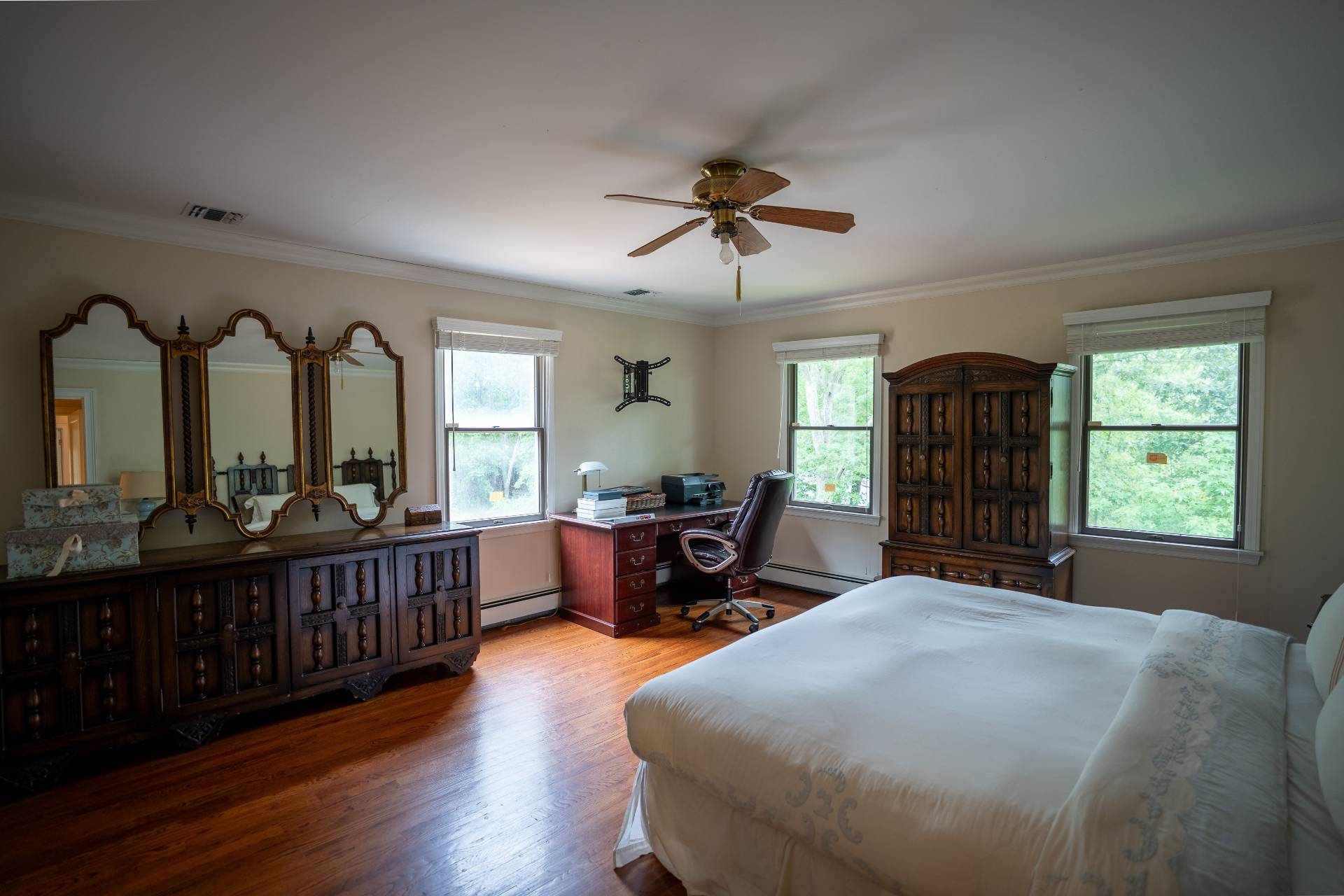 7 WOODY CT