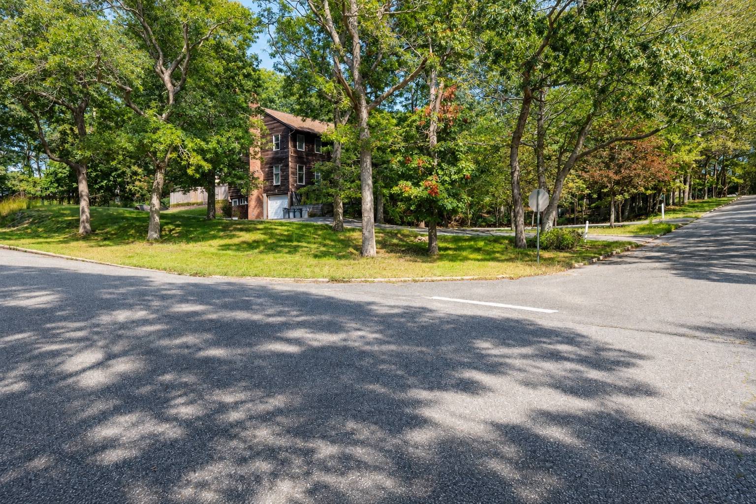 7 WOODY CT