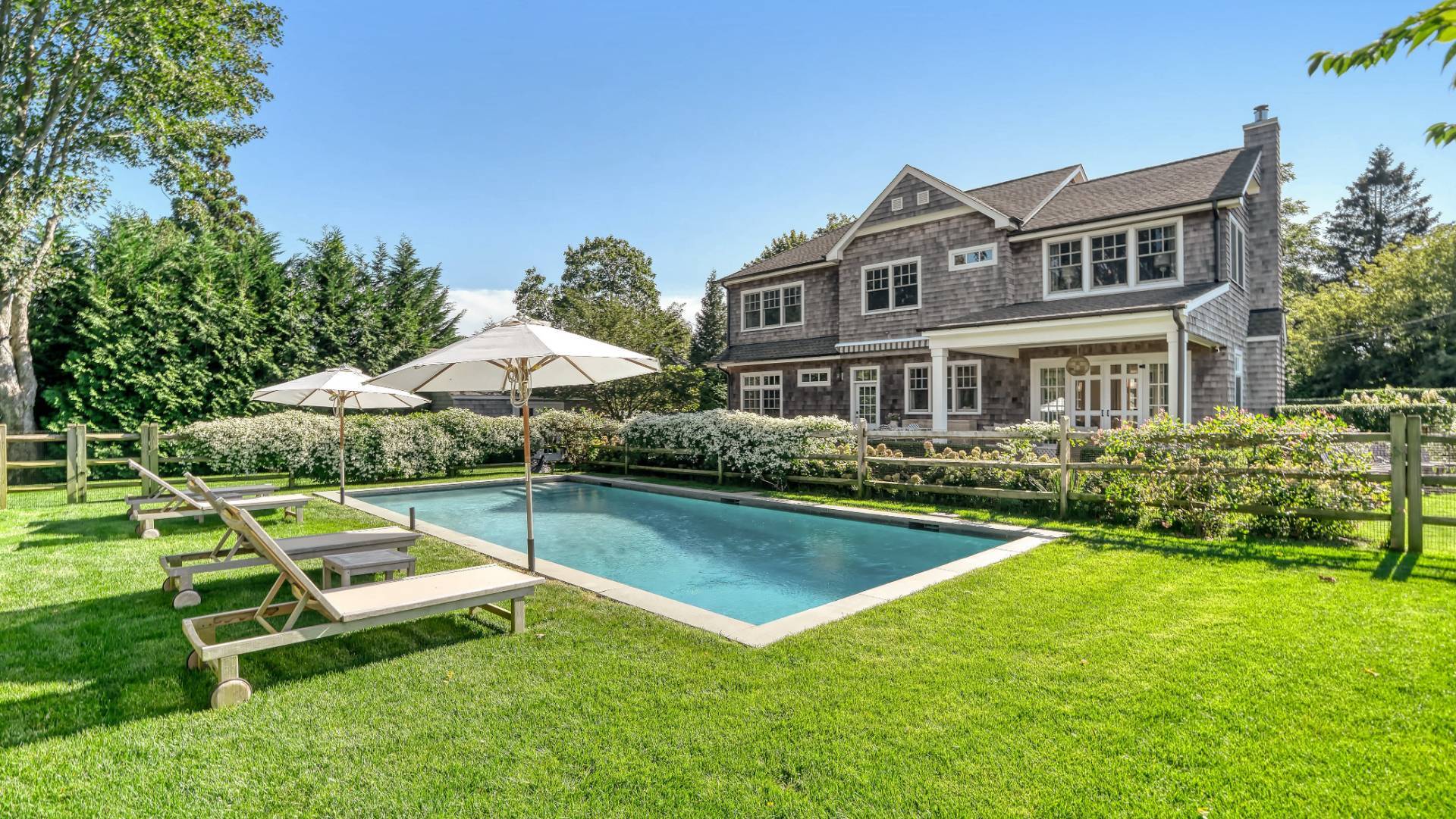 8 Cozzens Lane