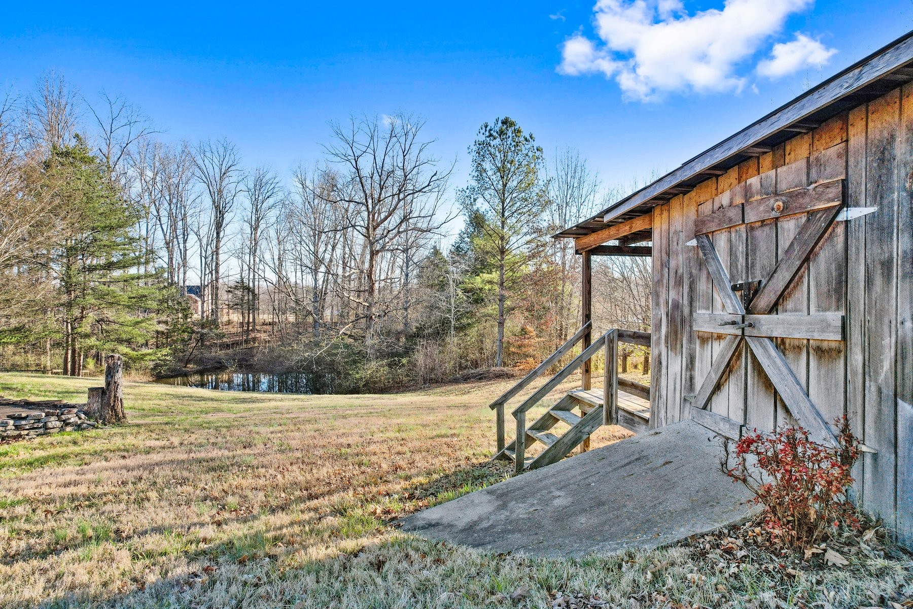 1206 N Oak Dr