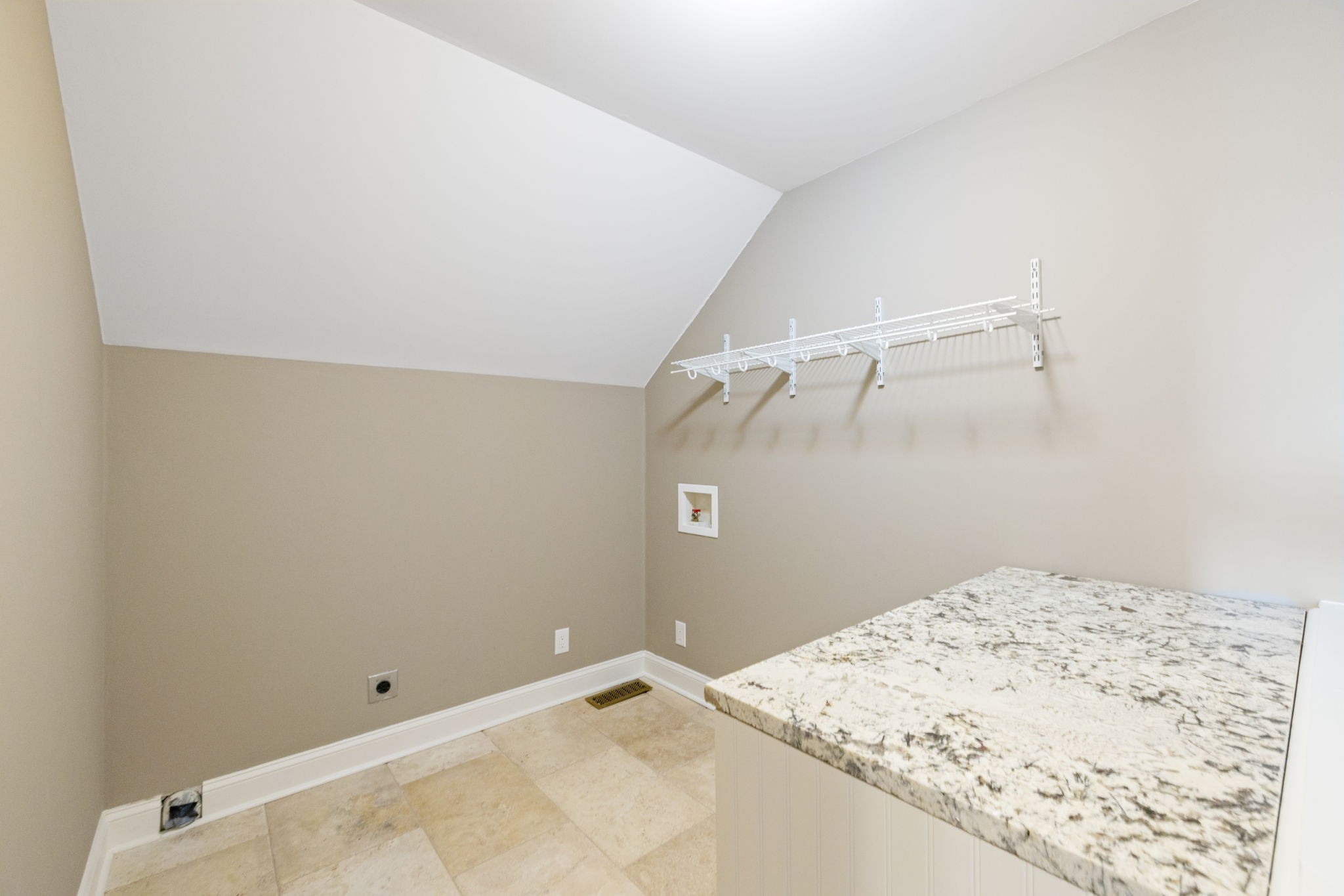 109 Chalford Pl