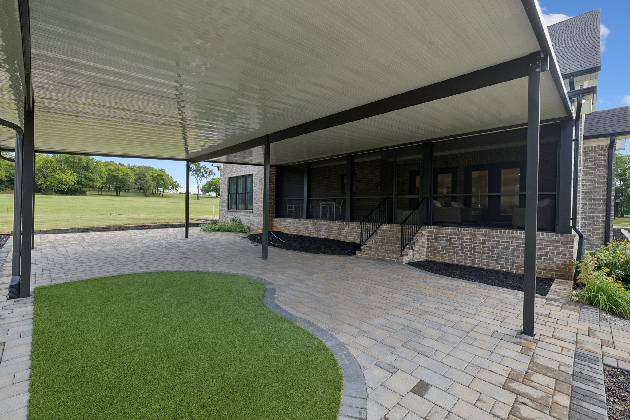 690 Burford Rd