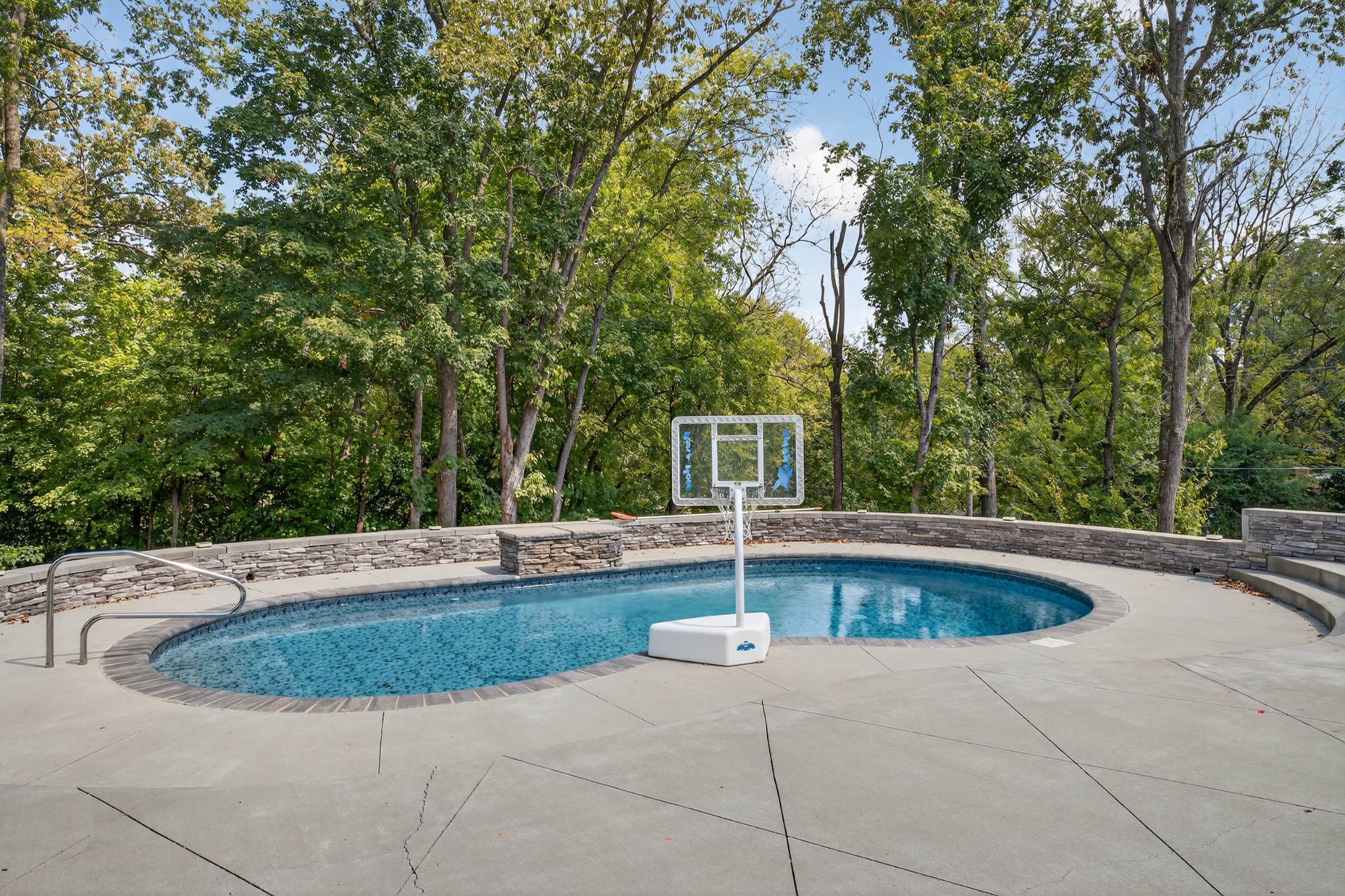 310 Weeping Elm Rd