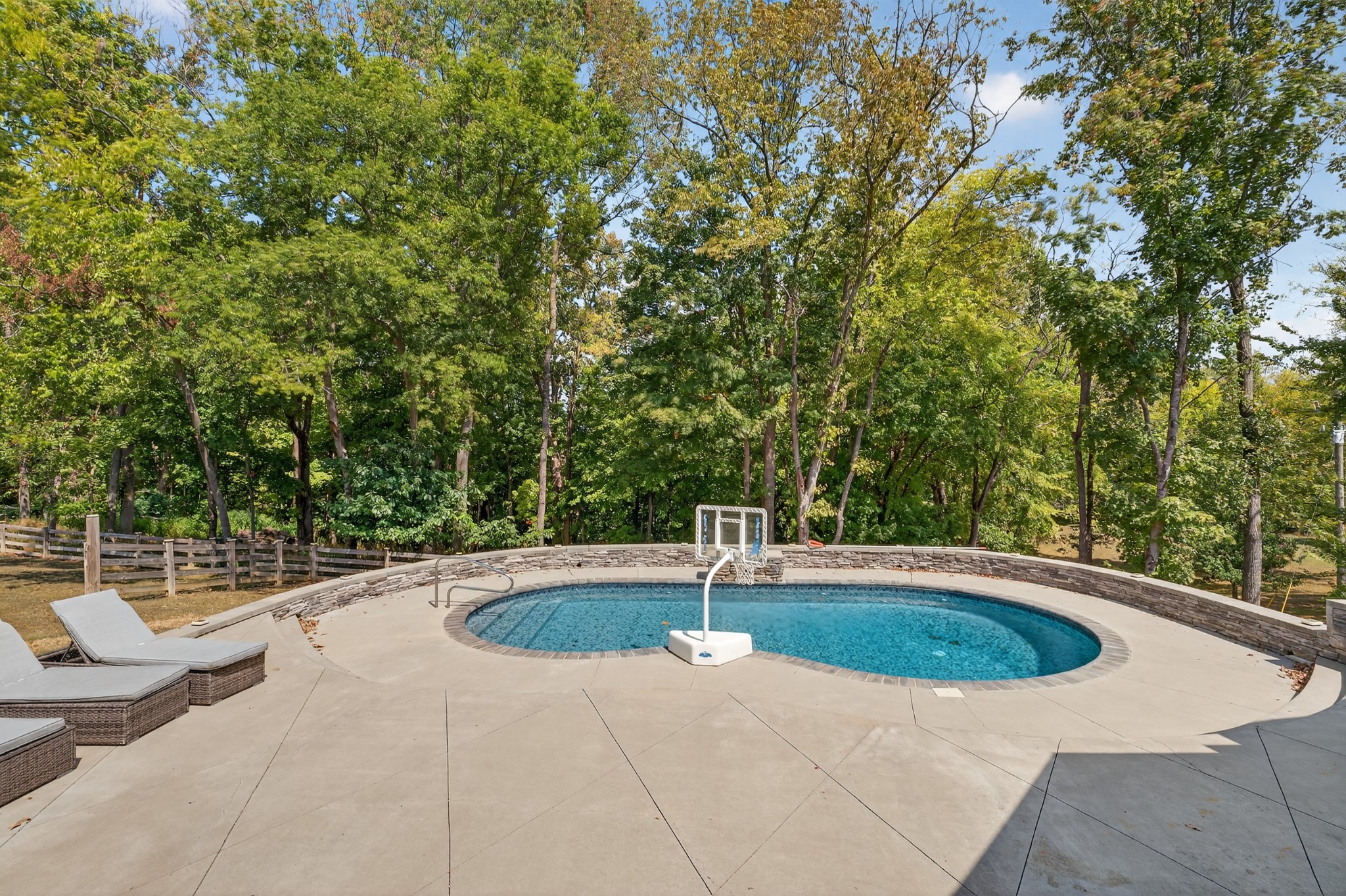 310 Weeping Elm Rd