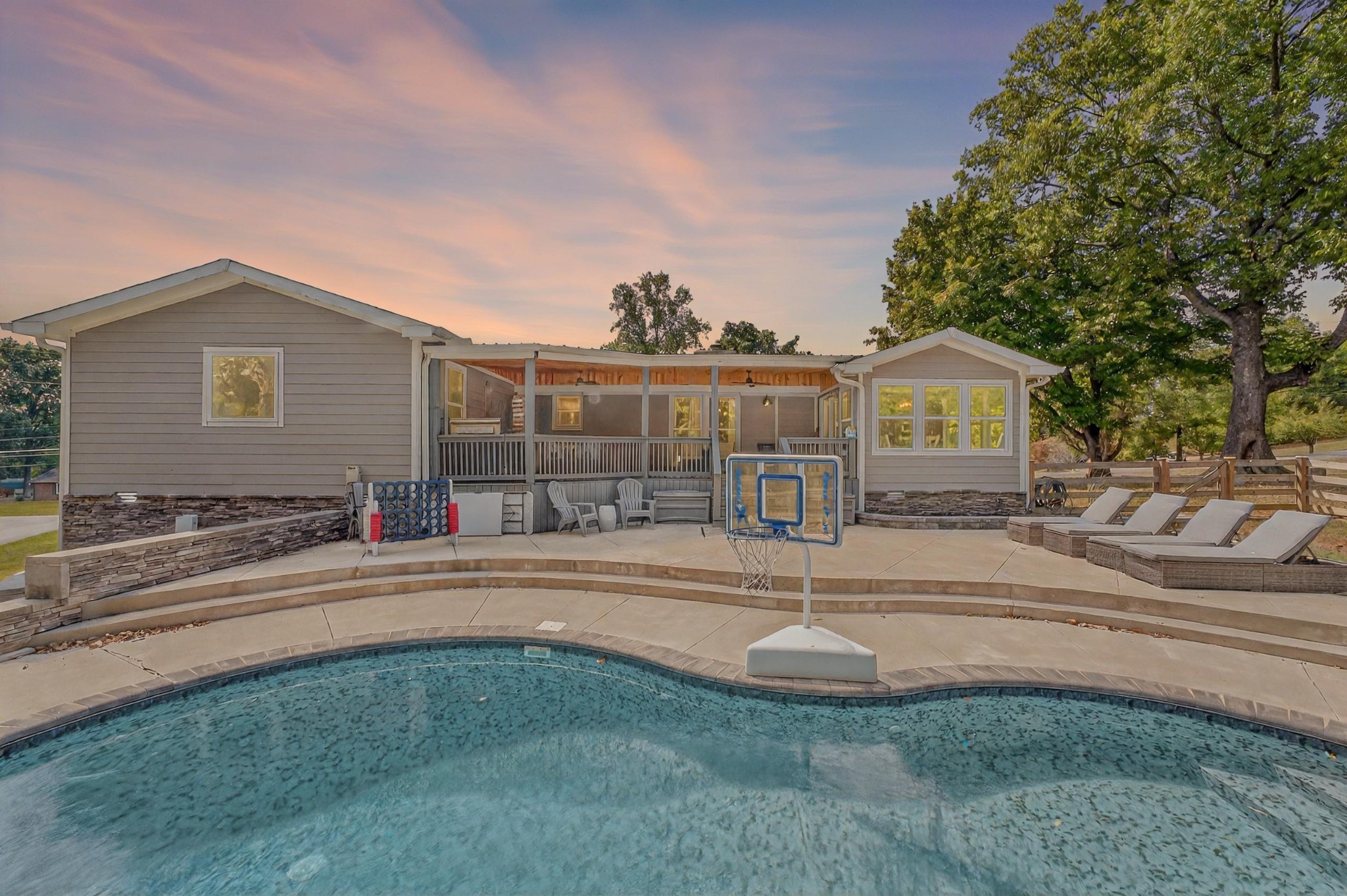 310 Weeping Elm Rd