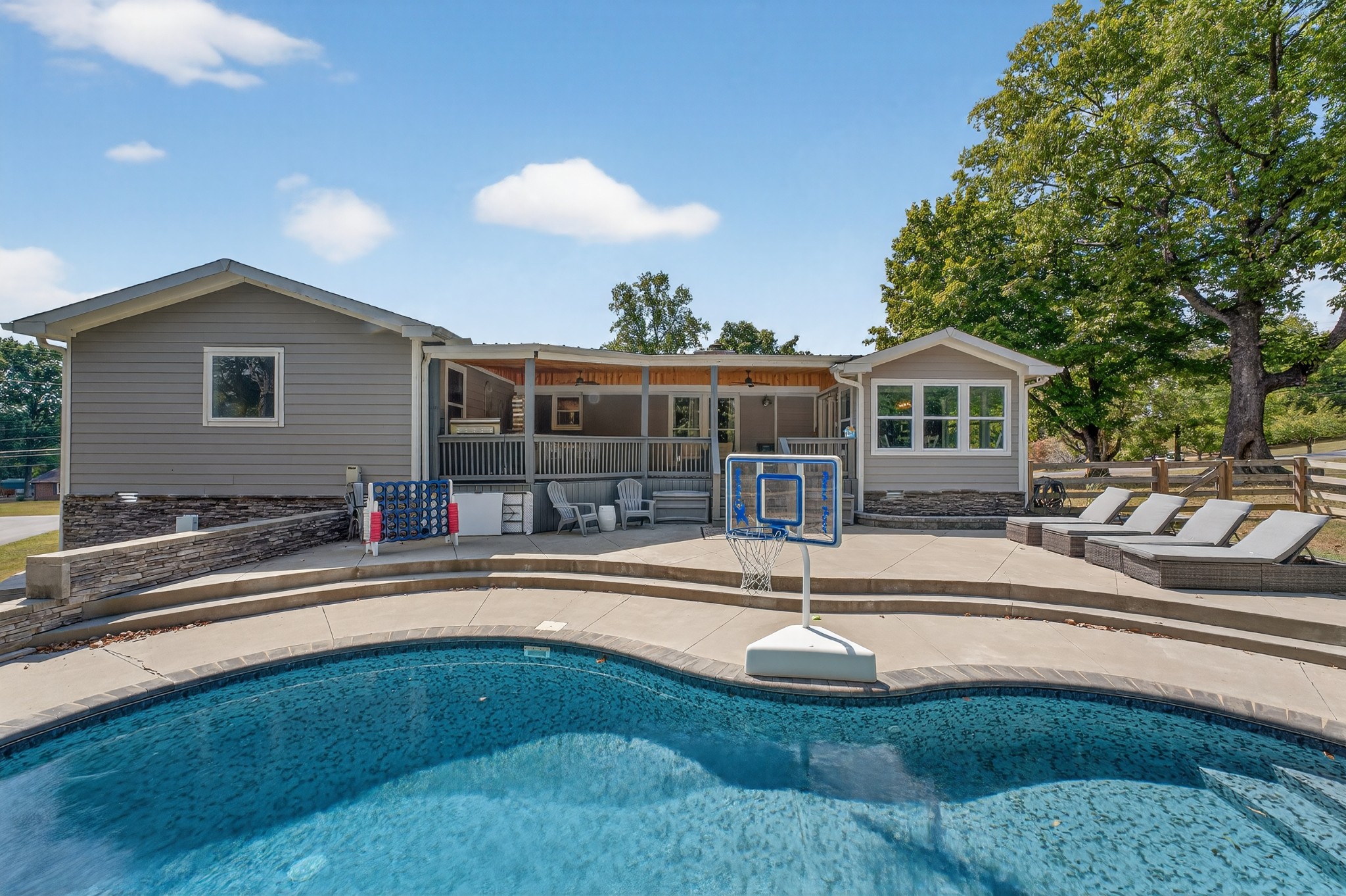 310 Weeping Elm Rd