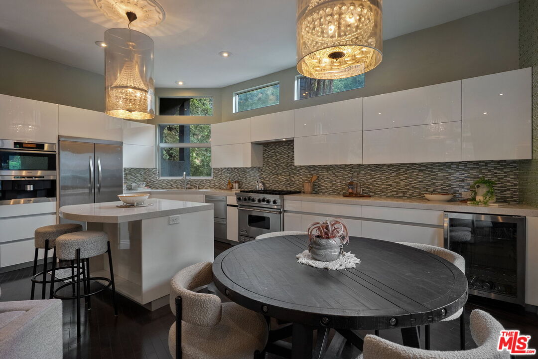 2180 Laurel Canyon Blvd