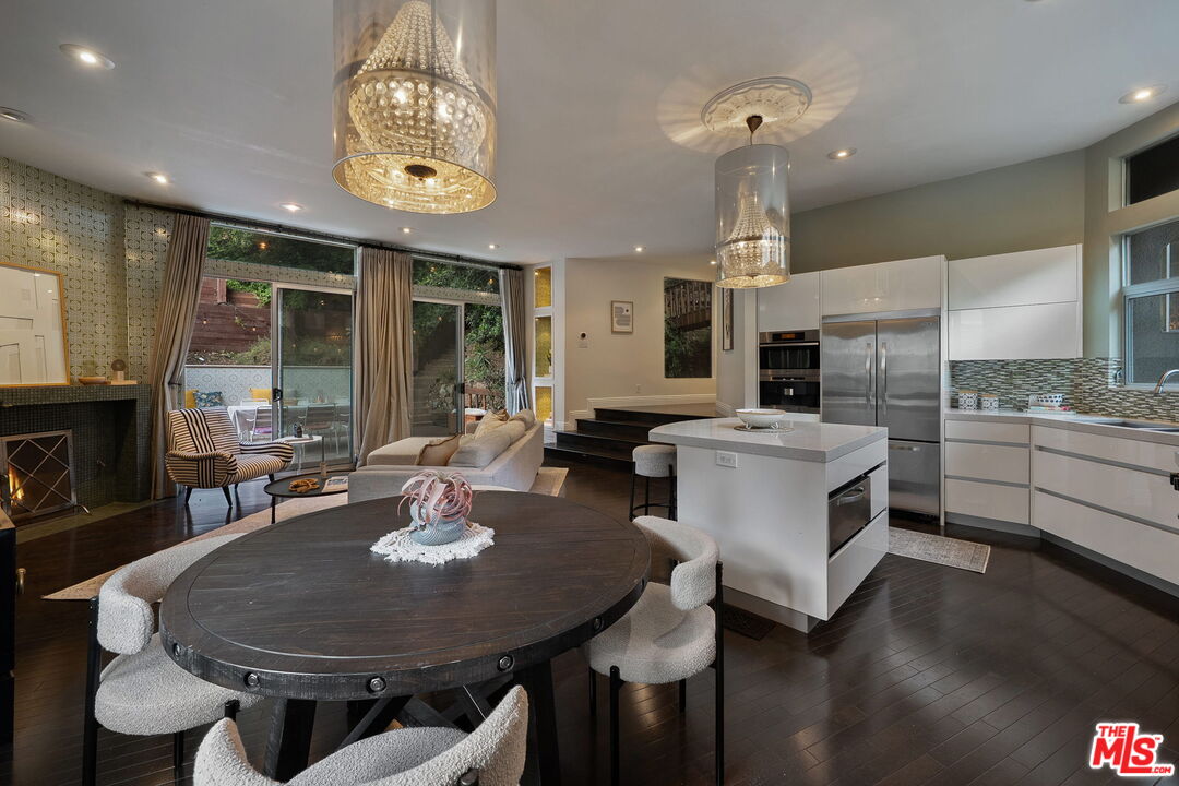 2180 Laurel Canyon Blvd