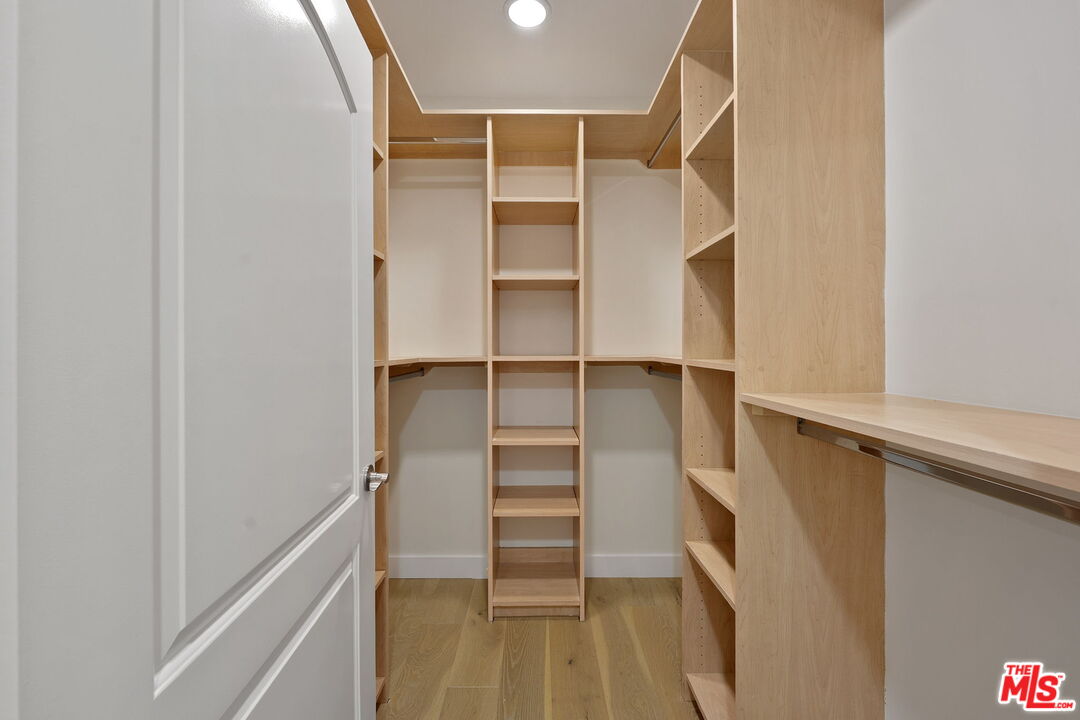 1629 Armacost Ave Unit: 101