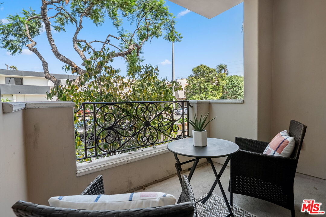 1629 Armacost Ave Unit: 101