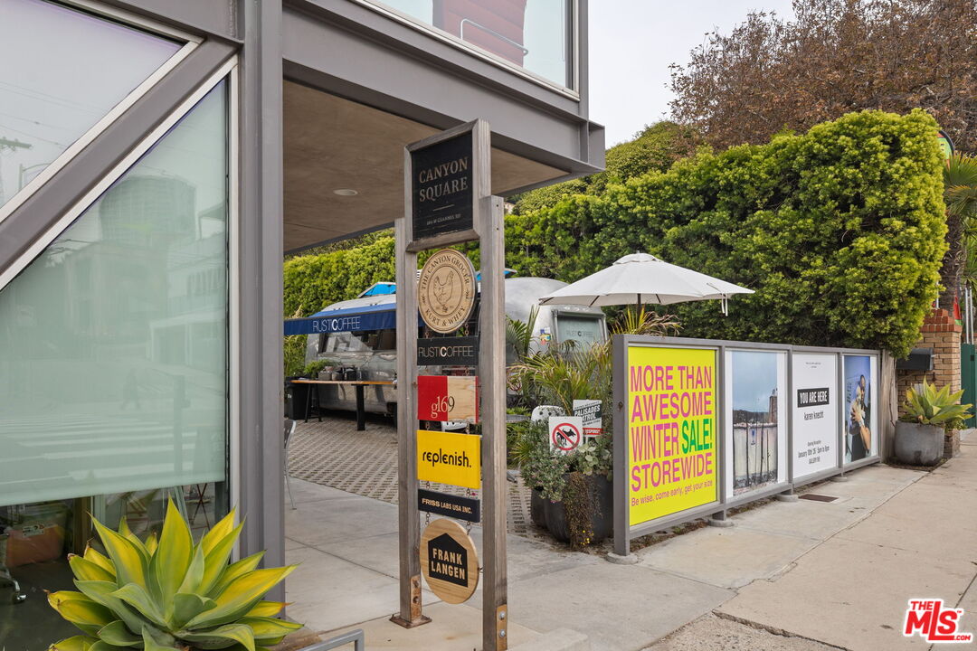 161 W Channel Rd Unit: 4