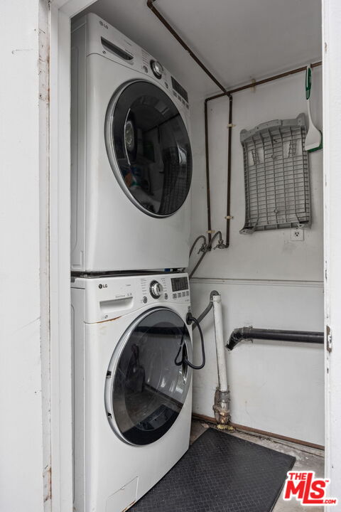 161 W Channel Rd Unit: 4