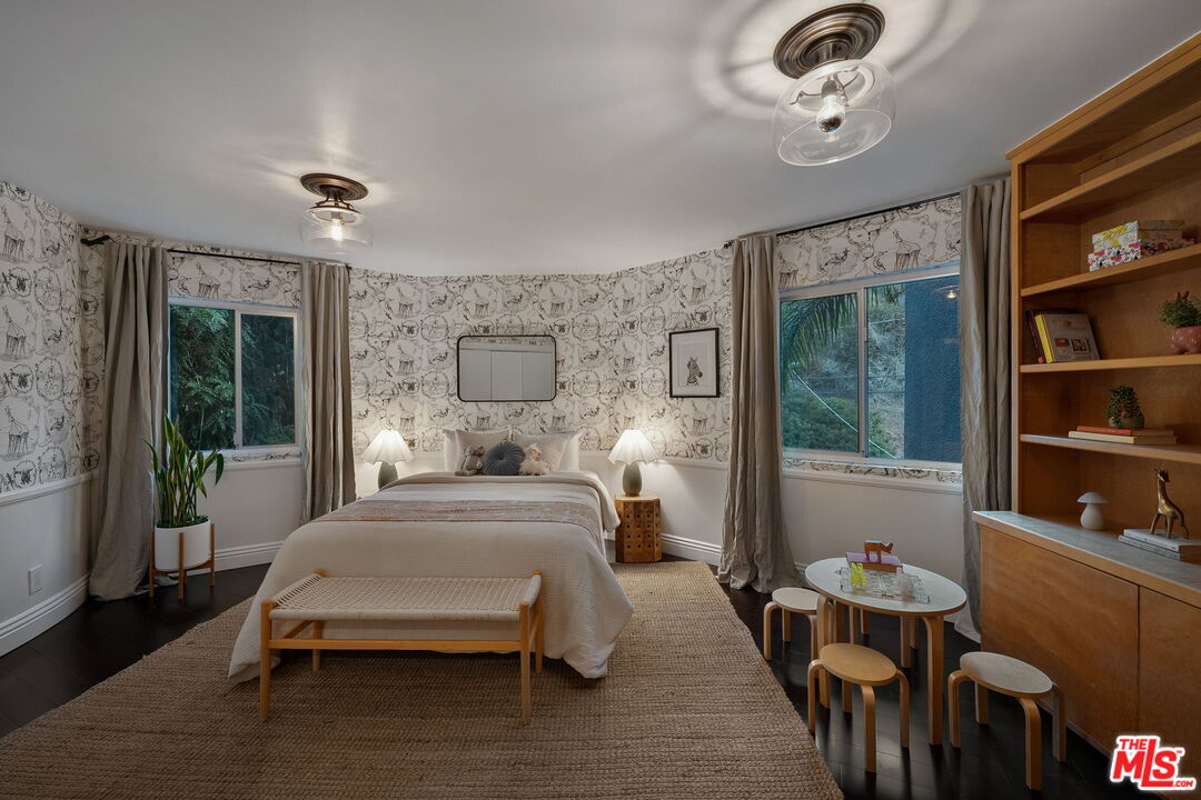 2180 Laurel Canyon Blvd