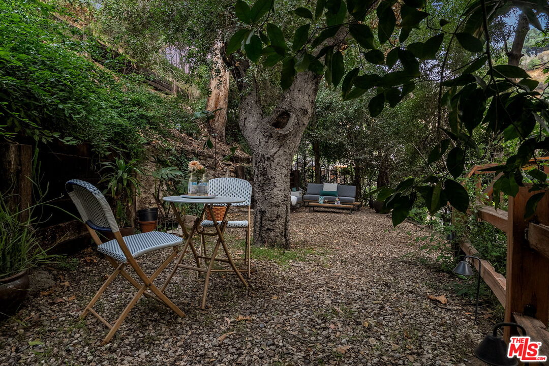 2180 Laurel Canyon Blvd