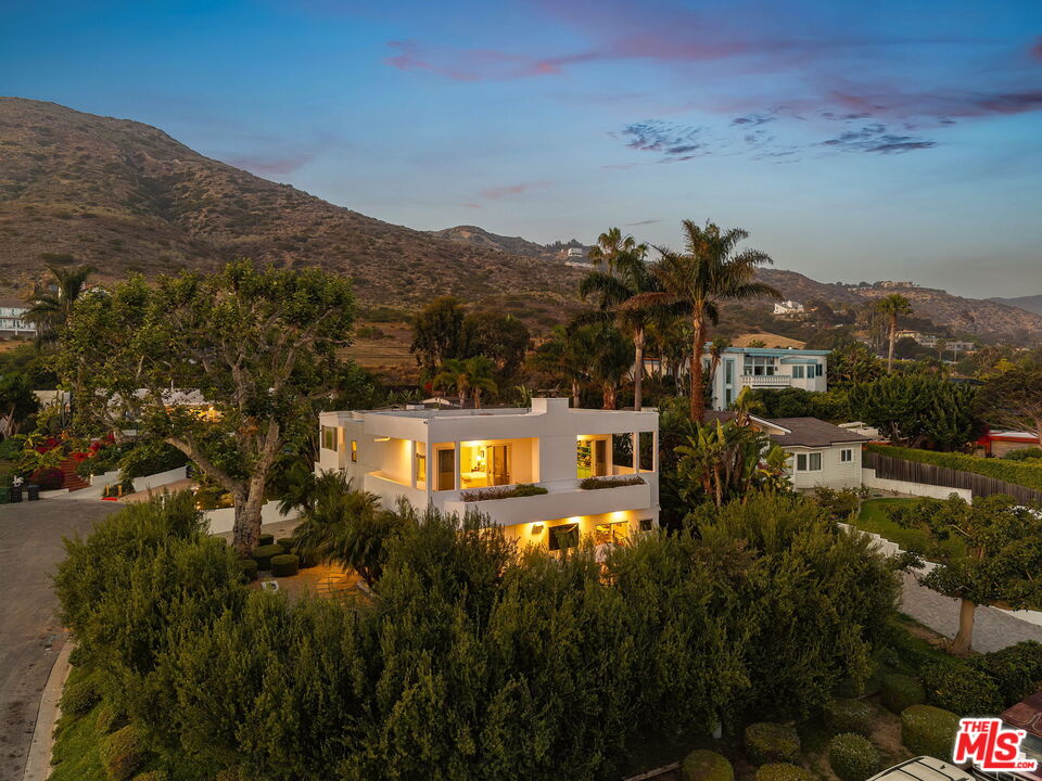 4908 Bunnie Ln