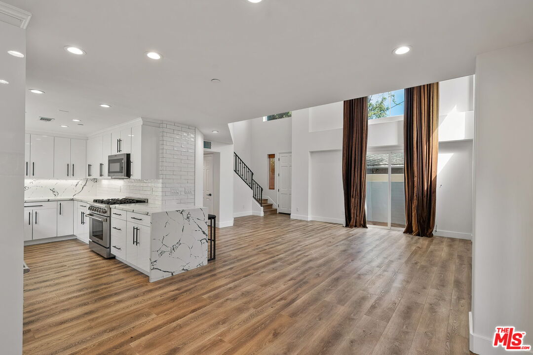 1107 Princeton St Unit: 105