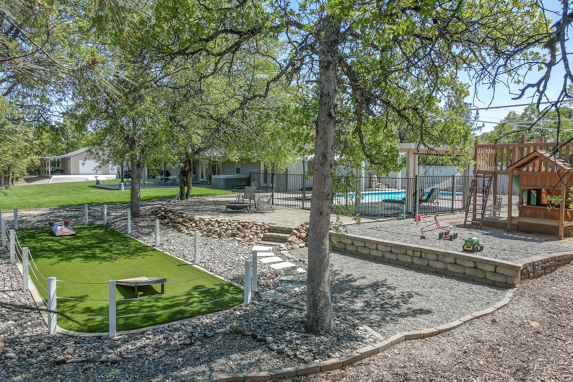 17400 Pittim Drive