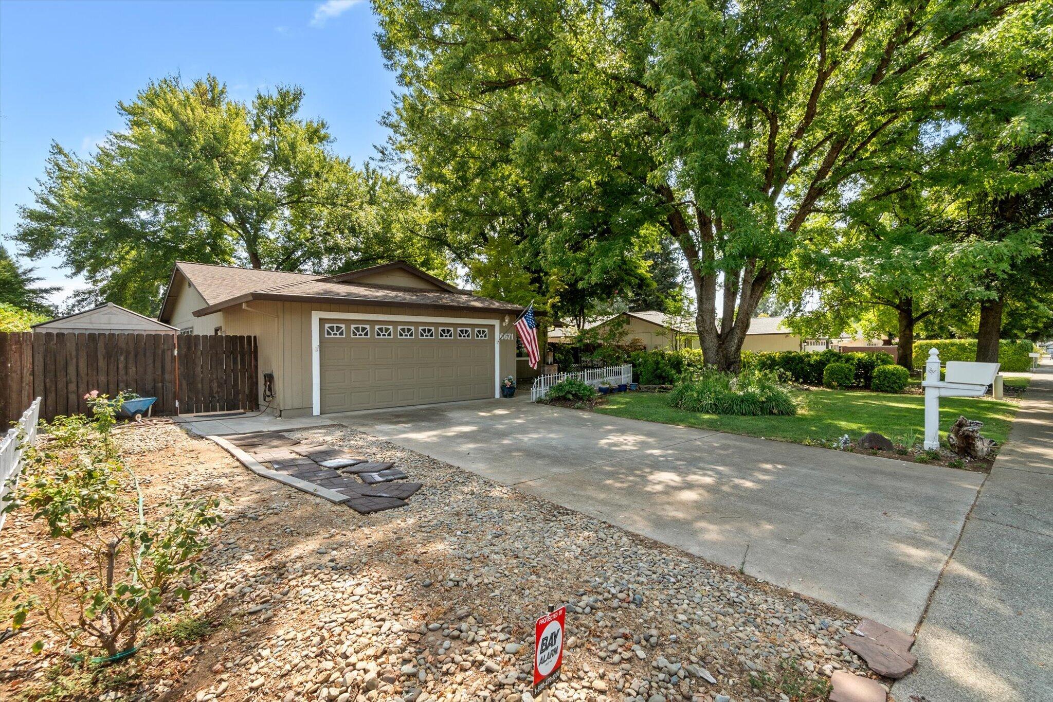6671 Creekside Street