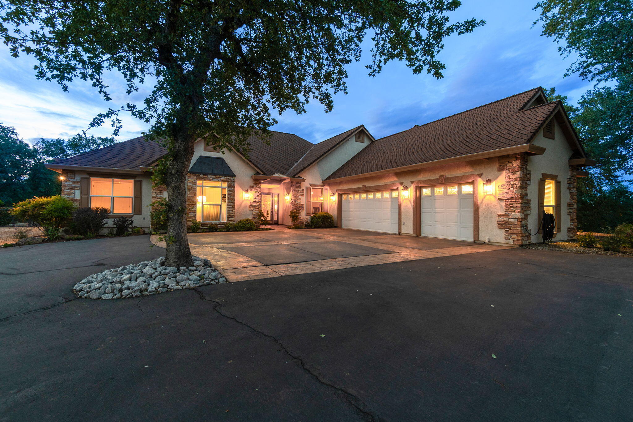 21992 Los Altos Drive